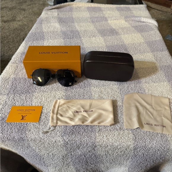 Louis Vuitton Black Sunglasses with Gold Accents (next day shipping) - Picture 1 of 5